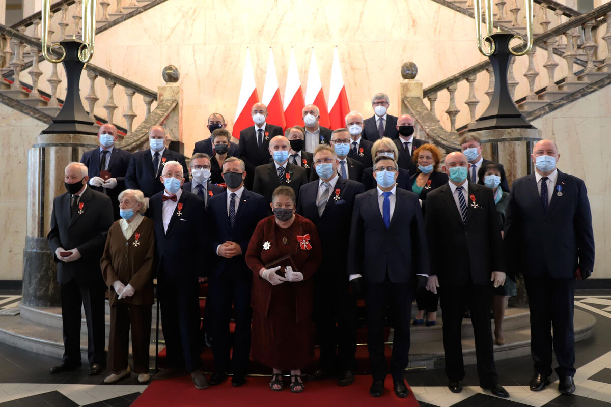 de8f172a2102d8042d9e786afa35c8ac